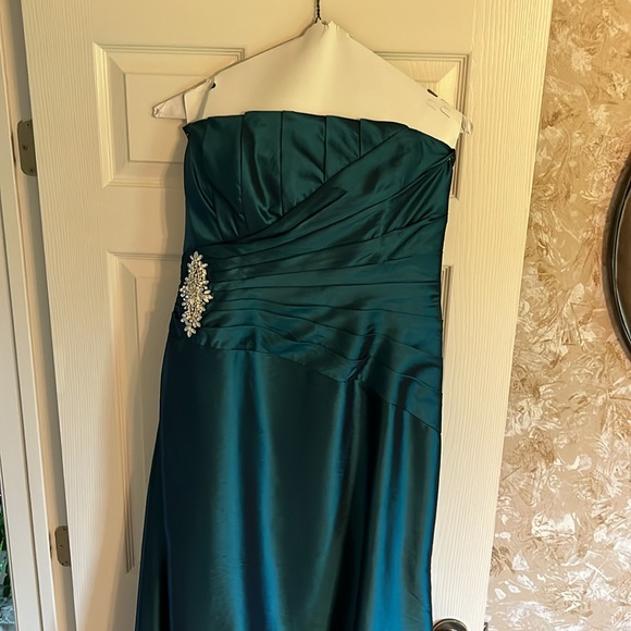 Jade Couture Mother of the Bride Teal Gown - Picture 5 of 16